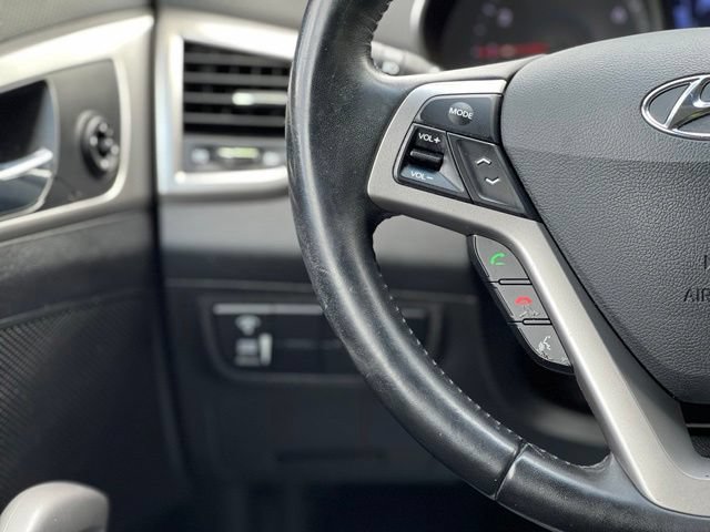 Used 2017 Hyundai Veloster FWD image 30