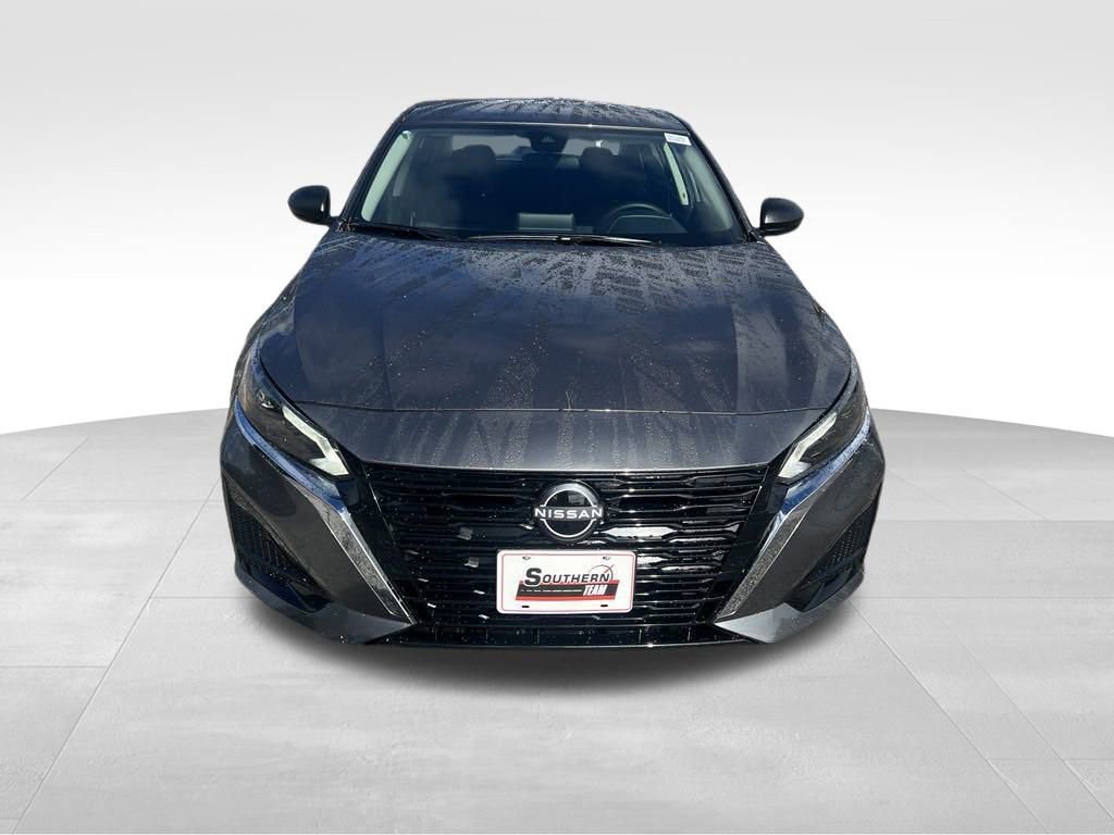 Used 2025 Nissan Altima 2.5 S image 10