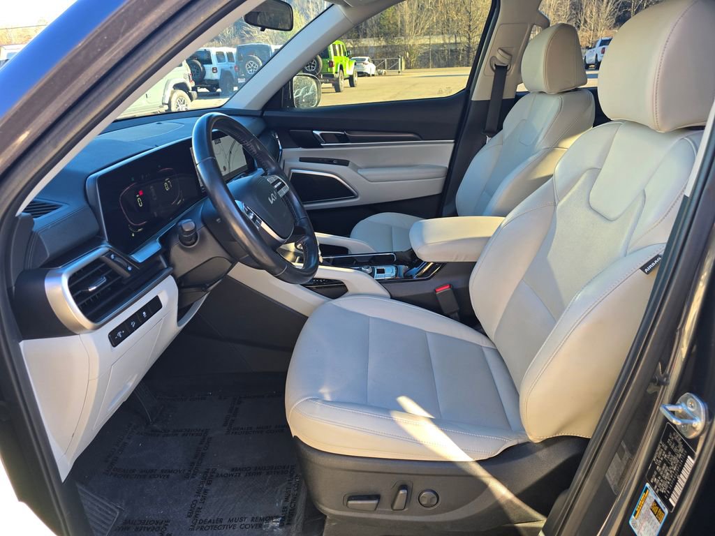 Used 2023 Kia Telluride S w/ S Sunroof Package image 4