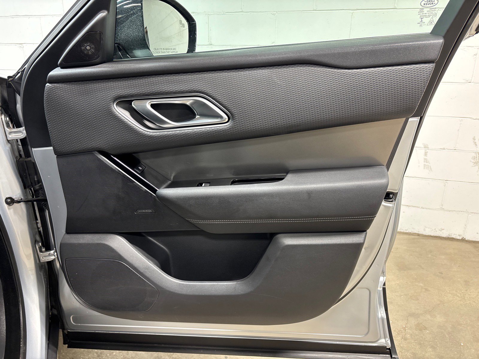 Used 2023 Land Rover Range Rover Velar S AWD/4WD image 34