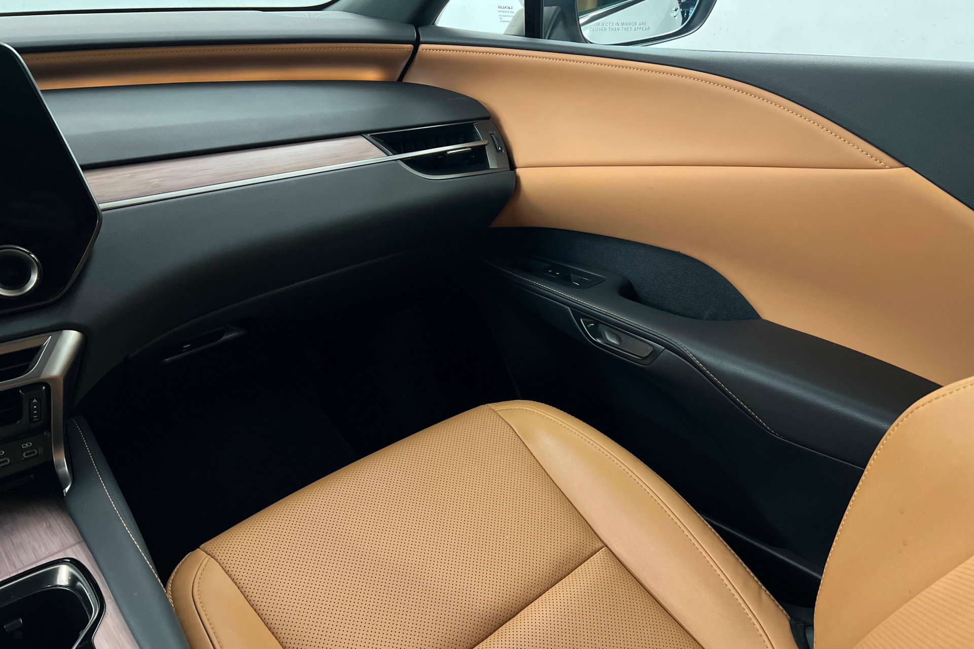 Used 2024 Lexus RX 350h w/ Convenience Package image 11