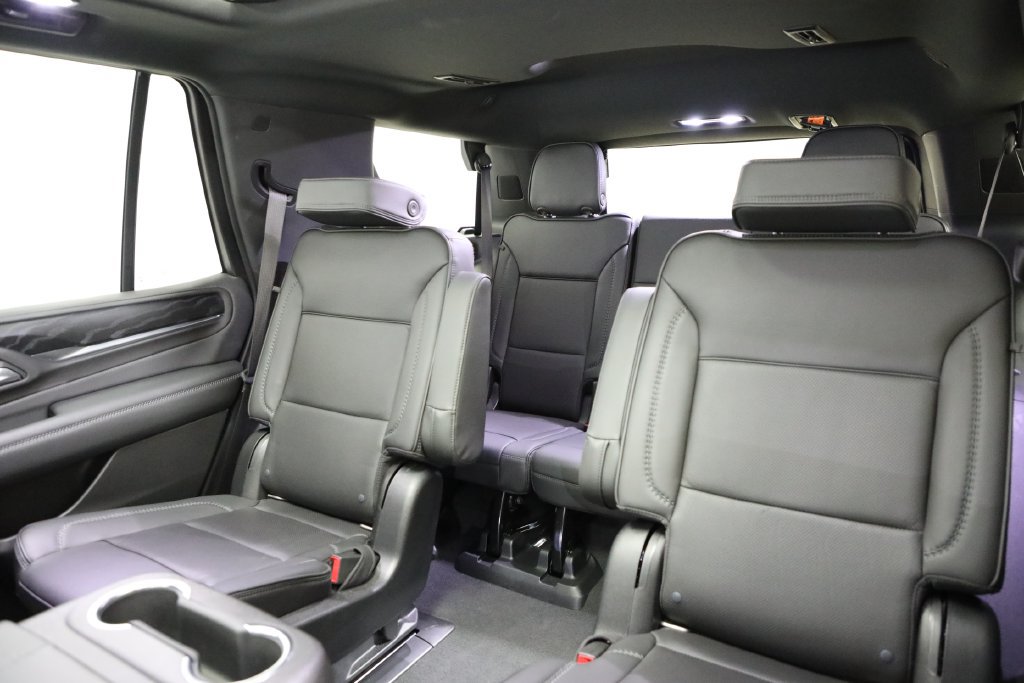Used 2022 GMC Yukon Denali w/ Advanced Technology Package AWD/4WD image 14