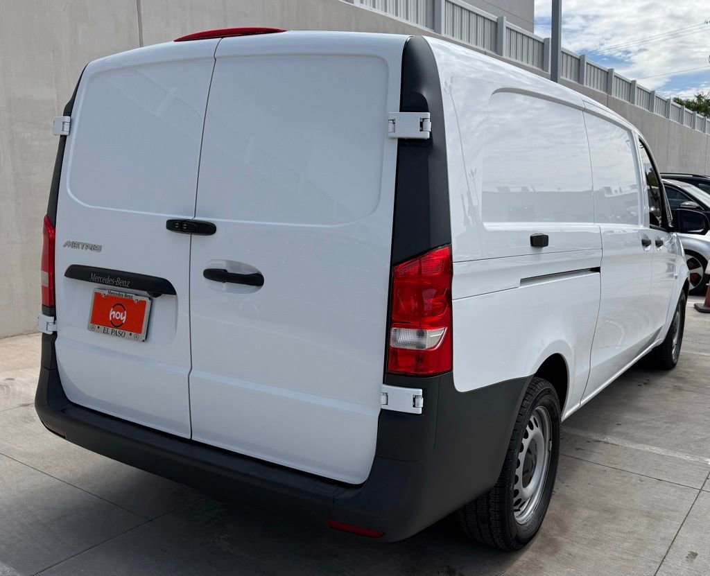 Used 2023 Mercedes-Benz Metris image 9