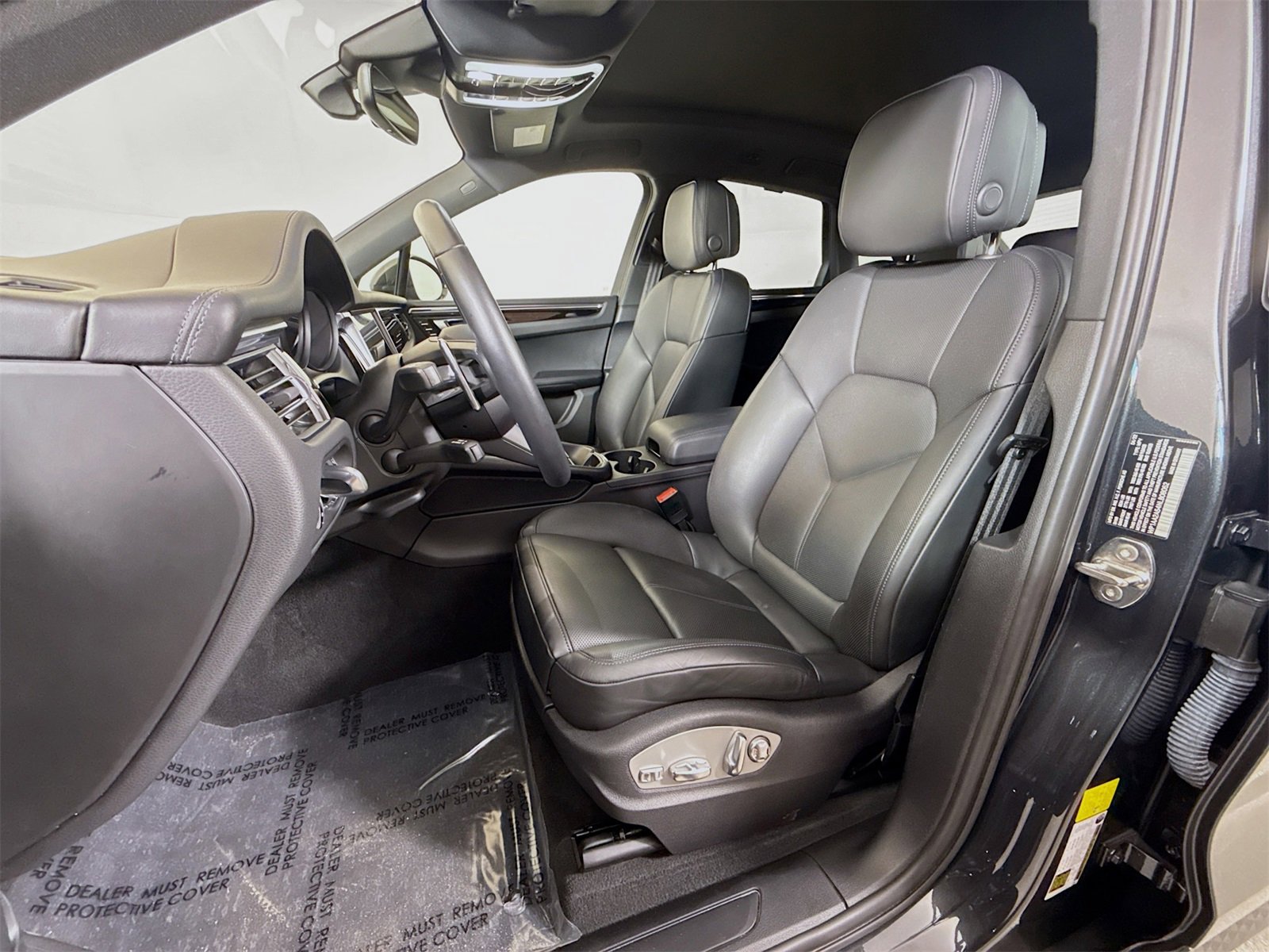 Used 2022 Porsche Macan image 5