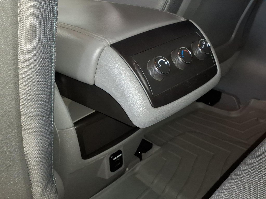 Used 2015 Chevrolet Traverse AWD LS image 21
