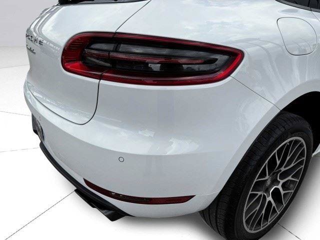 Used 2017 Porsche Macan Turbo AWD/4WD image 16