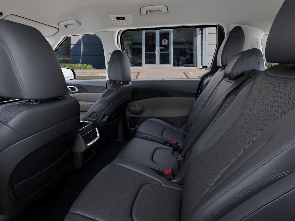New 2026 Kia Carnival EX FWD image 23