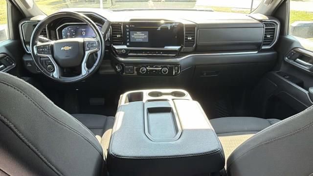 Used 2024 Chevrolet Silverado 2500 LT image 5