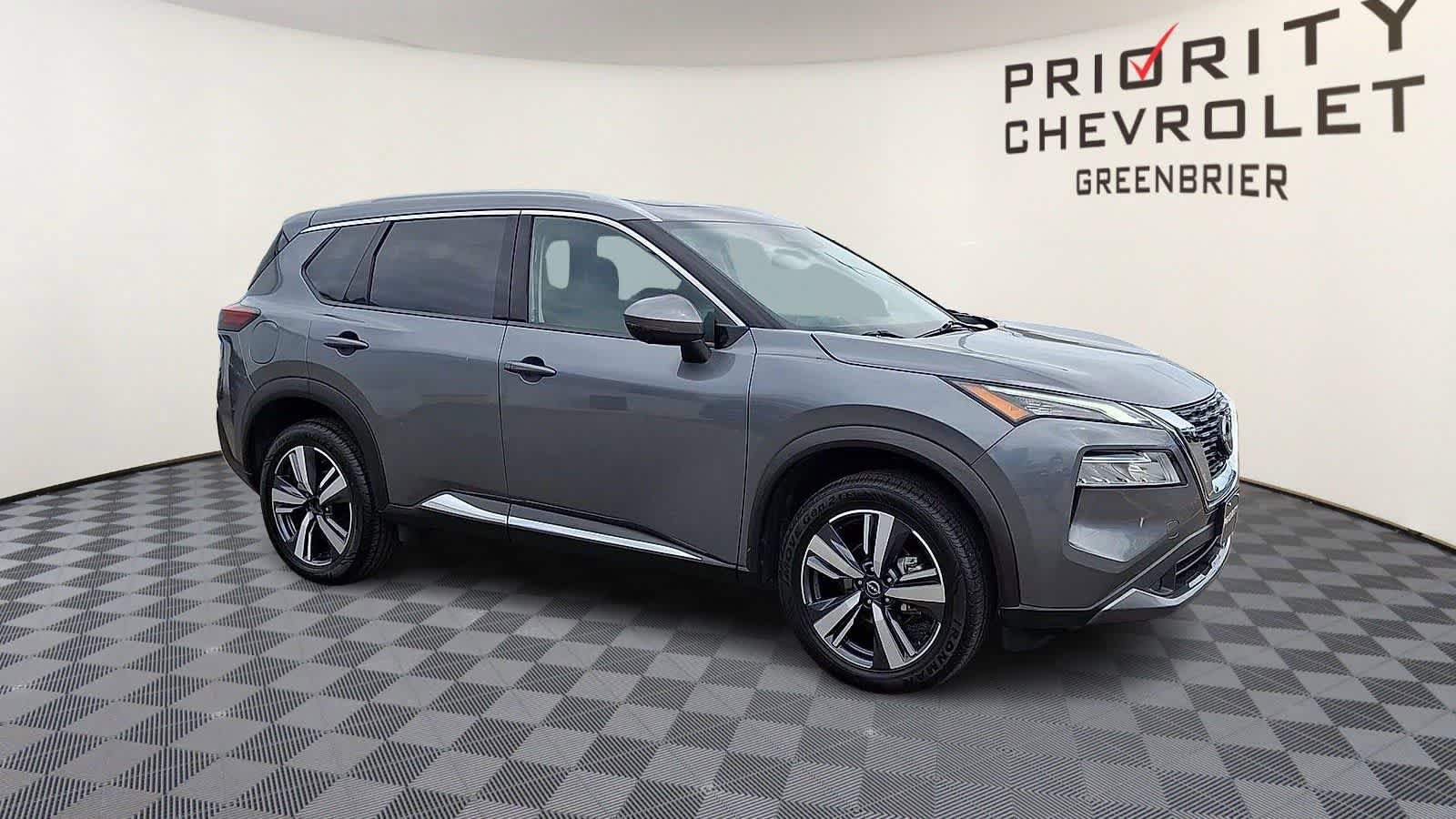 Used 2023 Nissan Rogue SL AWD/4WD image 2