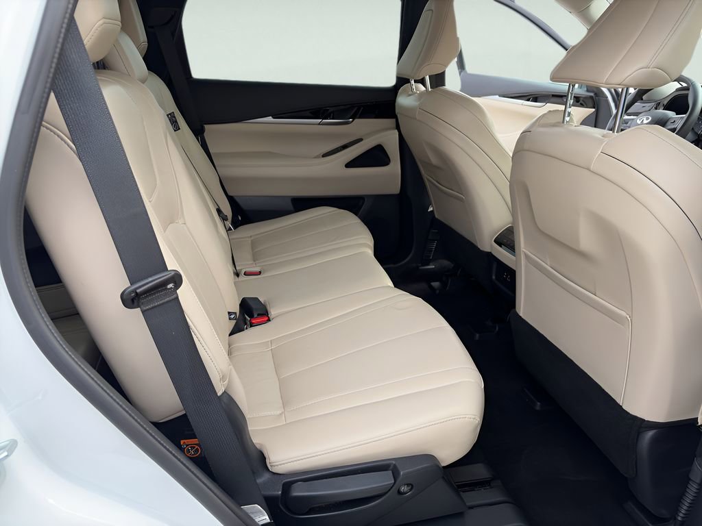 Used 2025 INFINITI QX60 Pure image 11