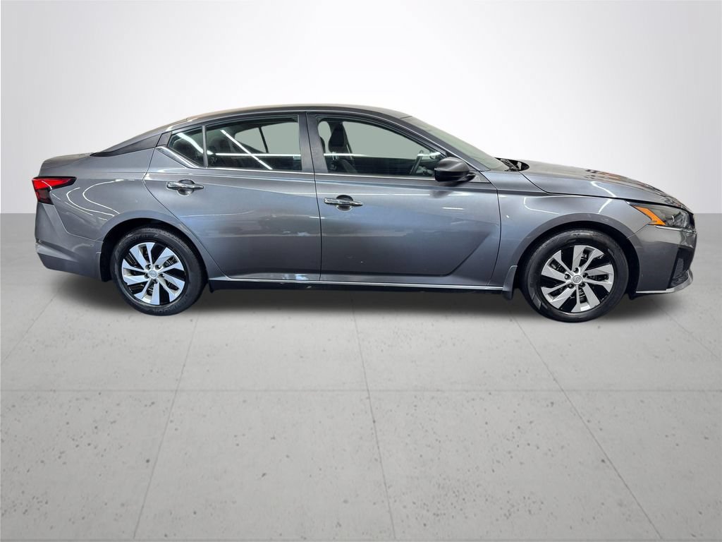Used 2024 Nissan Altima 2.5 S FWD image 8