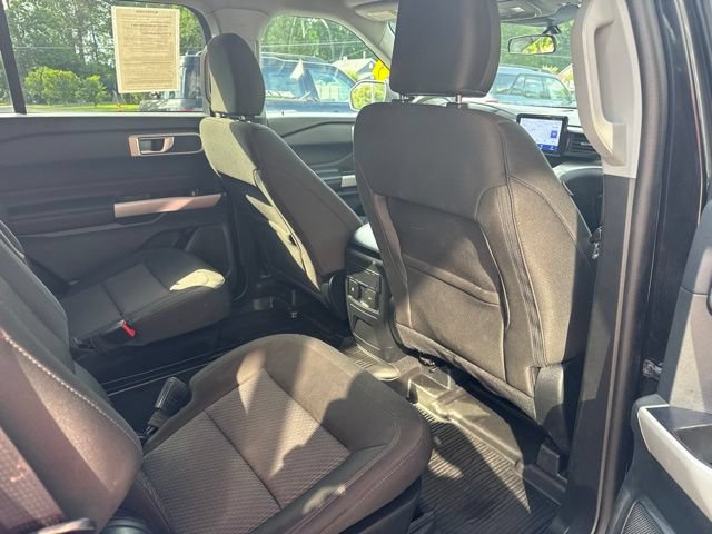 Used 2023 Ford Explorer XLT AWD/4WD image 11