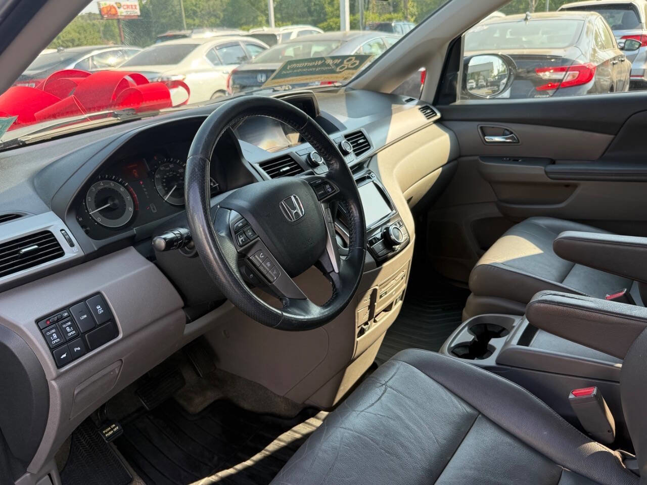 Used 2016 Honda Odyssey Touring Elite image 11