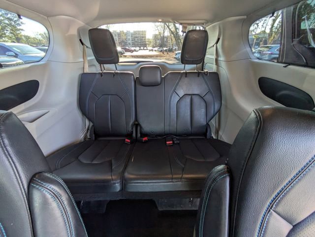 Used 2021 Chrysler Pacifica Touring-L w/ Uconnect Theater Family Group image 14
