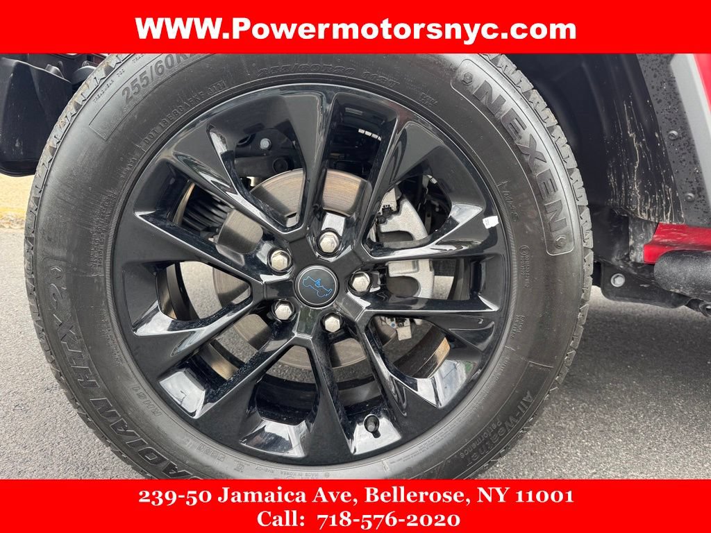 Used 2025 Jeep Wrangler Unlimited Sahara w/ Safety Group AWD/4WD image 12