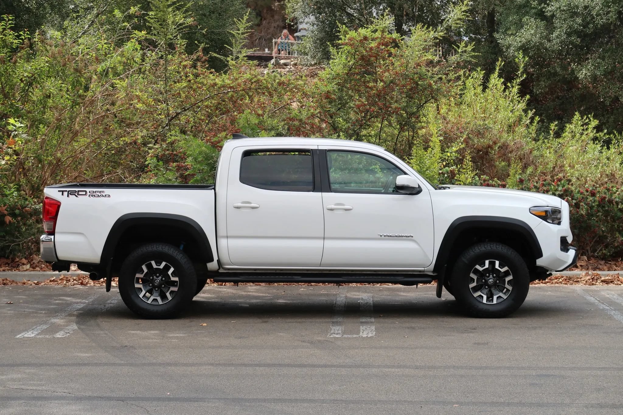 Used 2017 Toyota Tacoma TRD Off-Road RWD image 9