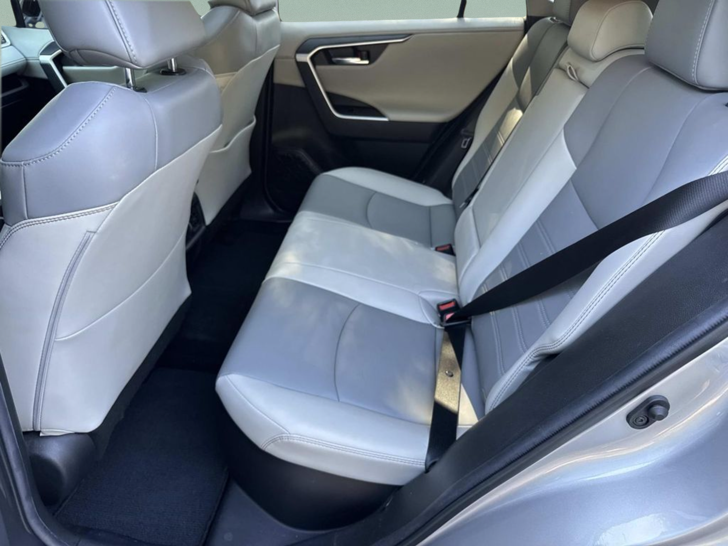 Used 2021 Toyota RAV4 Limited AWD/4WD image 12