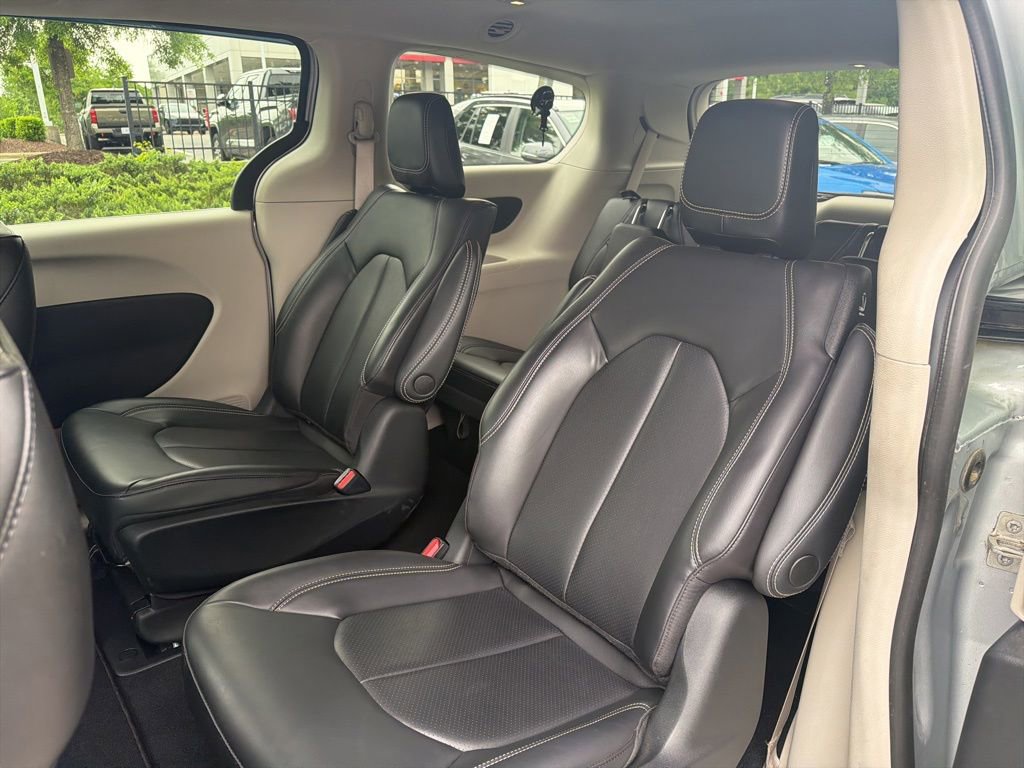 Used 2023 Chrysler Pacifica Touring-L FWD image 30