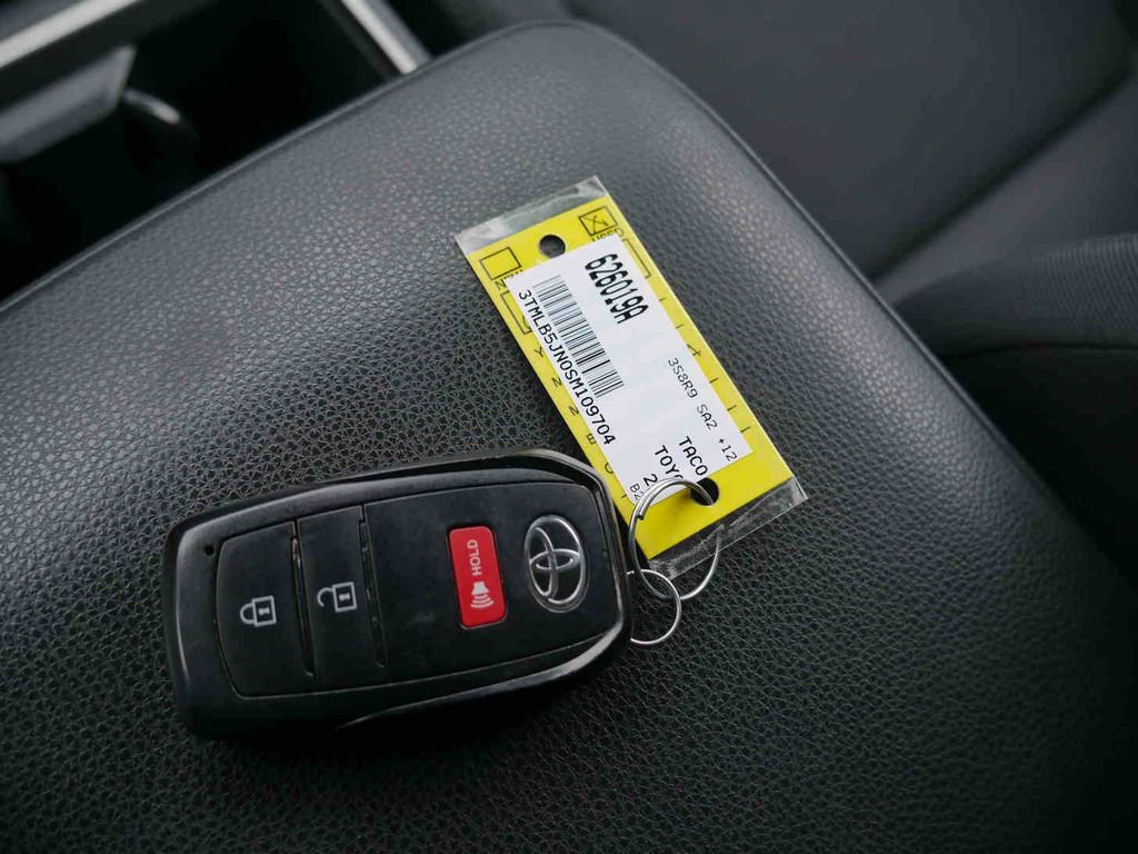 Used 2025 Toyota Tacoma SR5 image 31