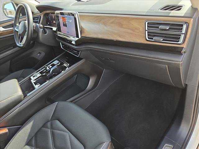 Used 2025 Volkswagen Atlas SE AWD/4WD image 21