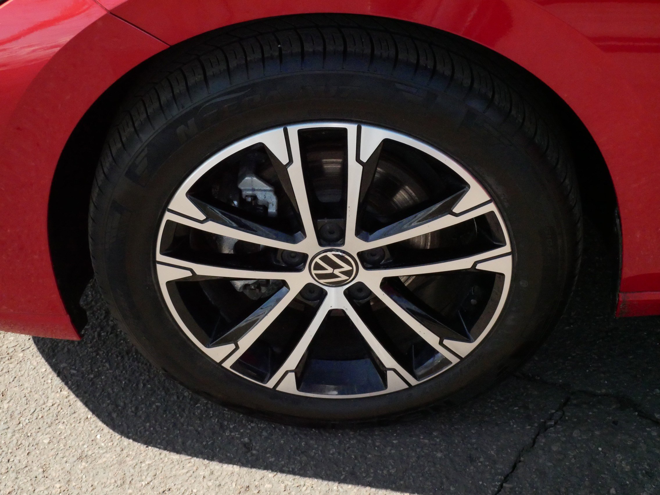 Certified 2025 Volkswagen Jetta Sport FWD image 15