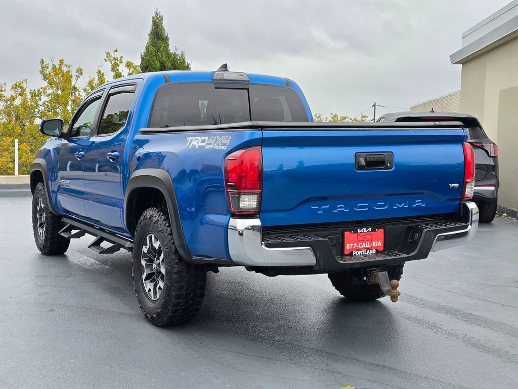 Used 2018 Toyota Tacoma TRD Off-Road image 3