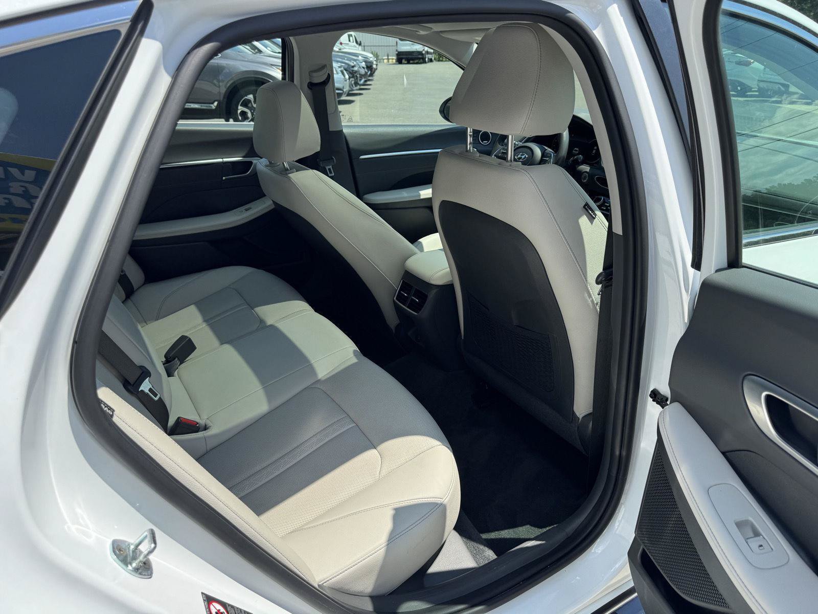 Used 2022 Hyundai Sonata Limited FWD image 14