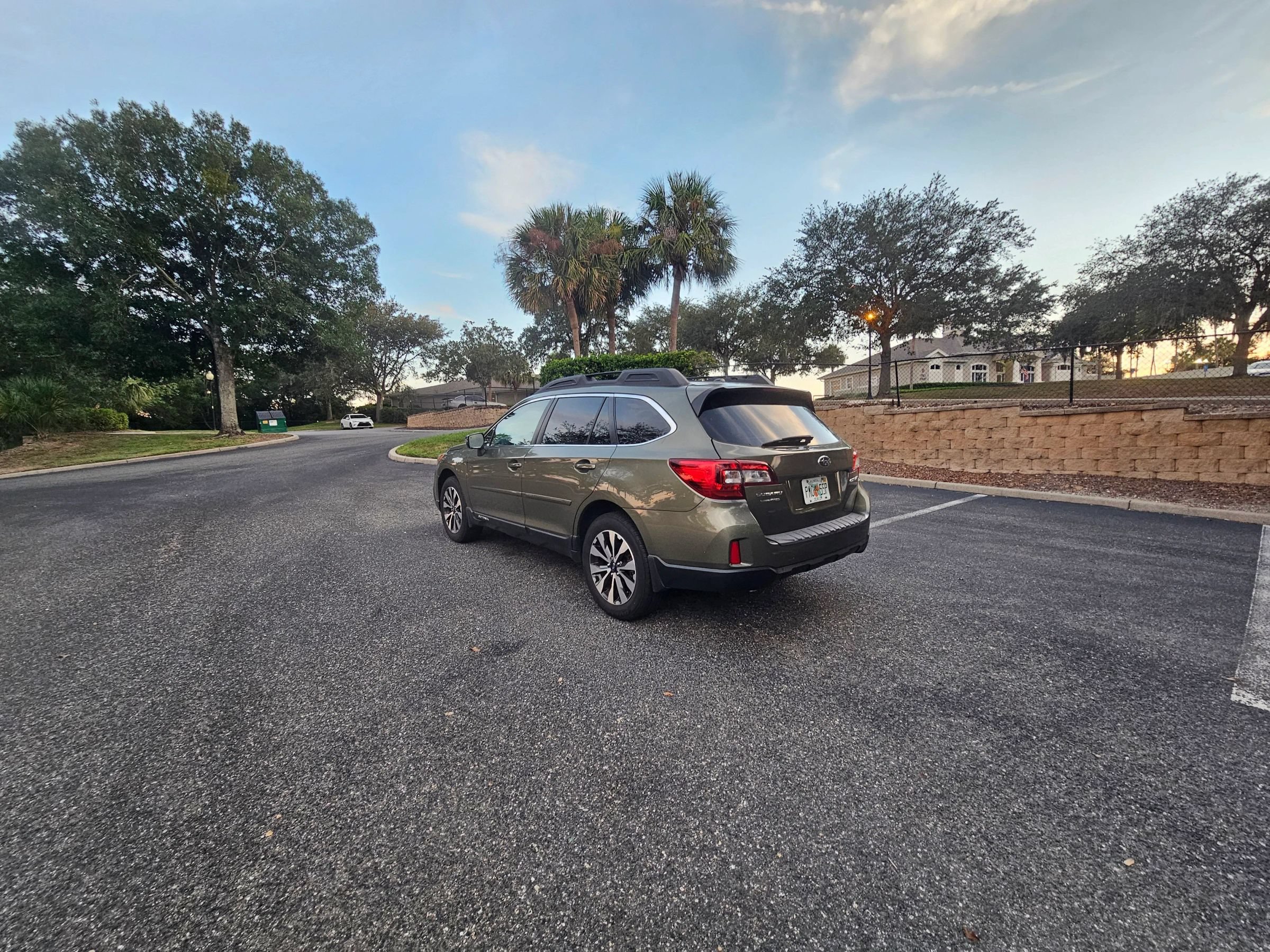 Used 2015 Subaru Outback 2.5i Limited AWD/4WD image 6