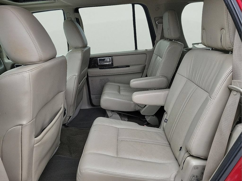 Used 2015 Lincoln Navigator 4WD image 13