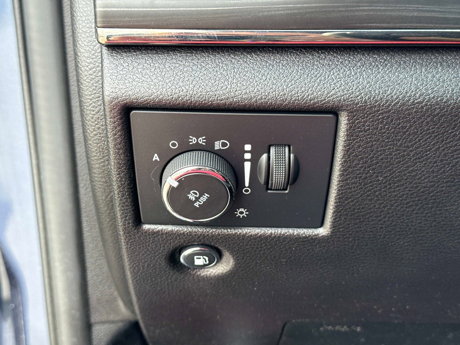 Certified 2021 Jeep Grand Cherokee Limited X image 32