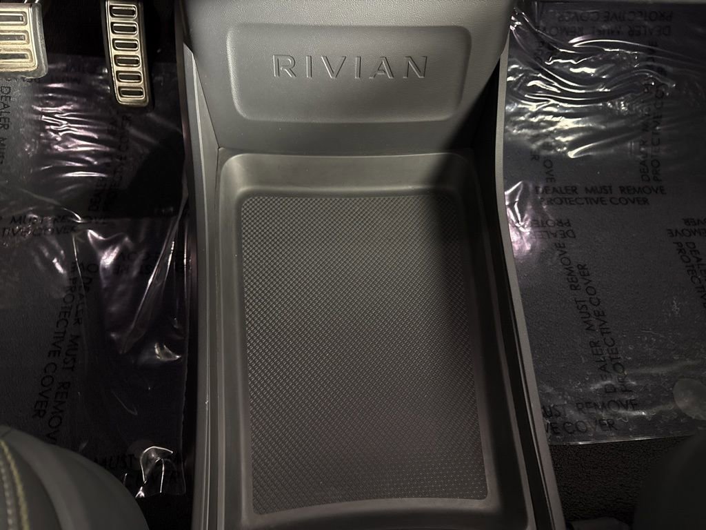 Used 2023 Rivian R1T Adventure image 30