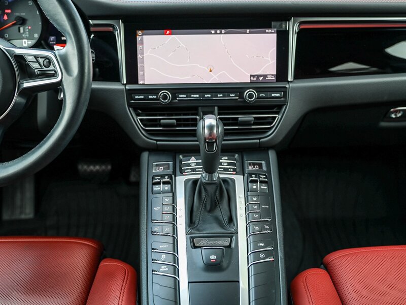 Used 2021 Porsche Macan S image 19