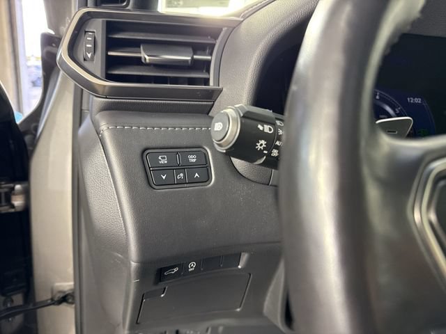 Used 2024 Lexus LX 600 4WD w/ Luxury Package image 14