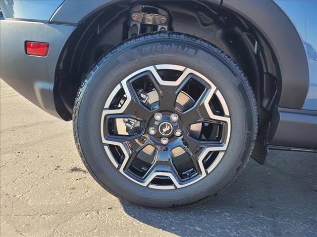 New 2025 Ford Bronco Sport Outer Banks image 4