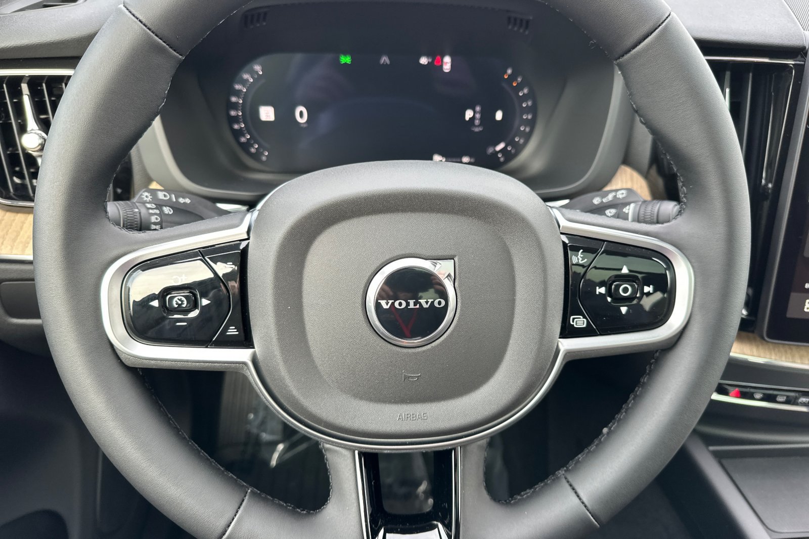Used 2026 Volvo XC60 B5 Plus w/ Protection Package Premier AWD/4WD image 23