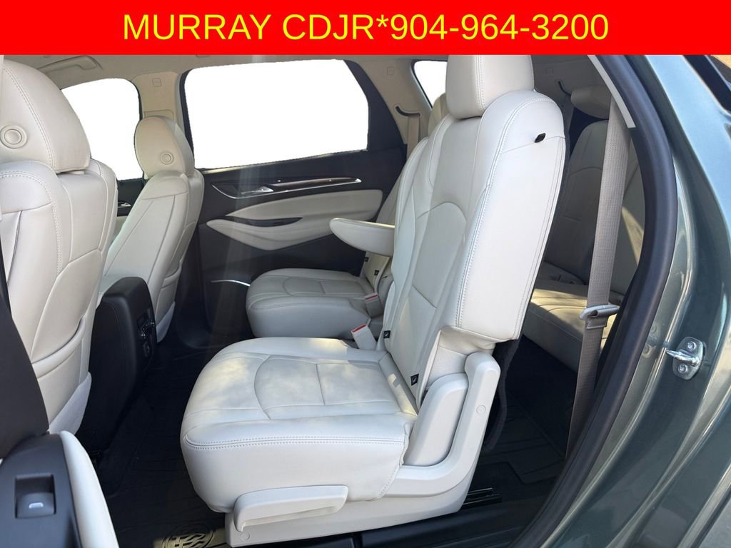 Used 2023 Buick Enclave Essence image 13