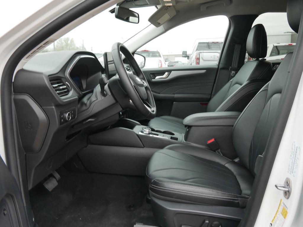 New 2025 Ford Escape SE w/ PHEV Premium Package FWD image 8