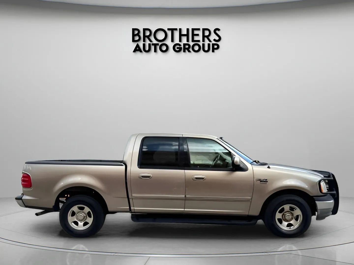 Used 2001 Ford F150 Lariat RWD image 12