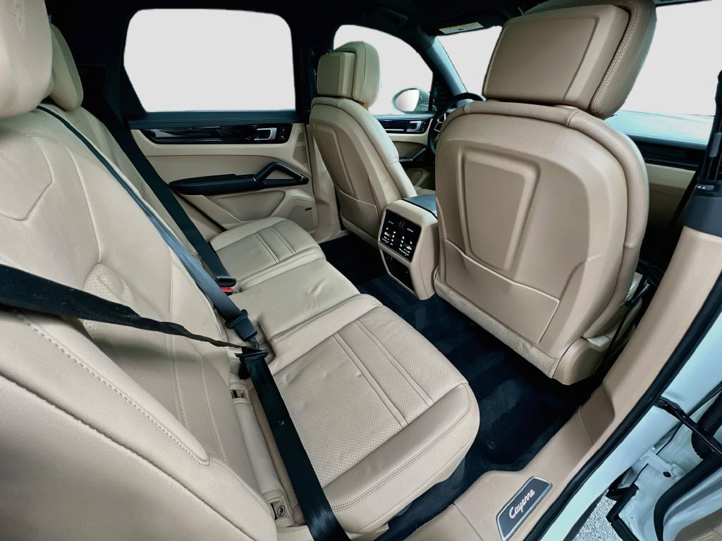 Certified 2023 Porsche Cayenne S w/ Premium Package Plus AWD/4WD image 28