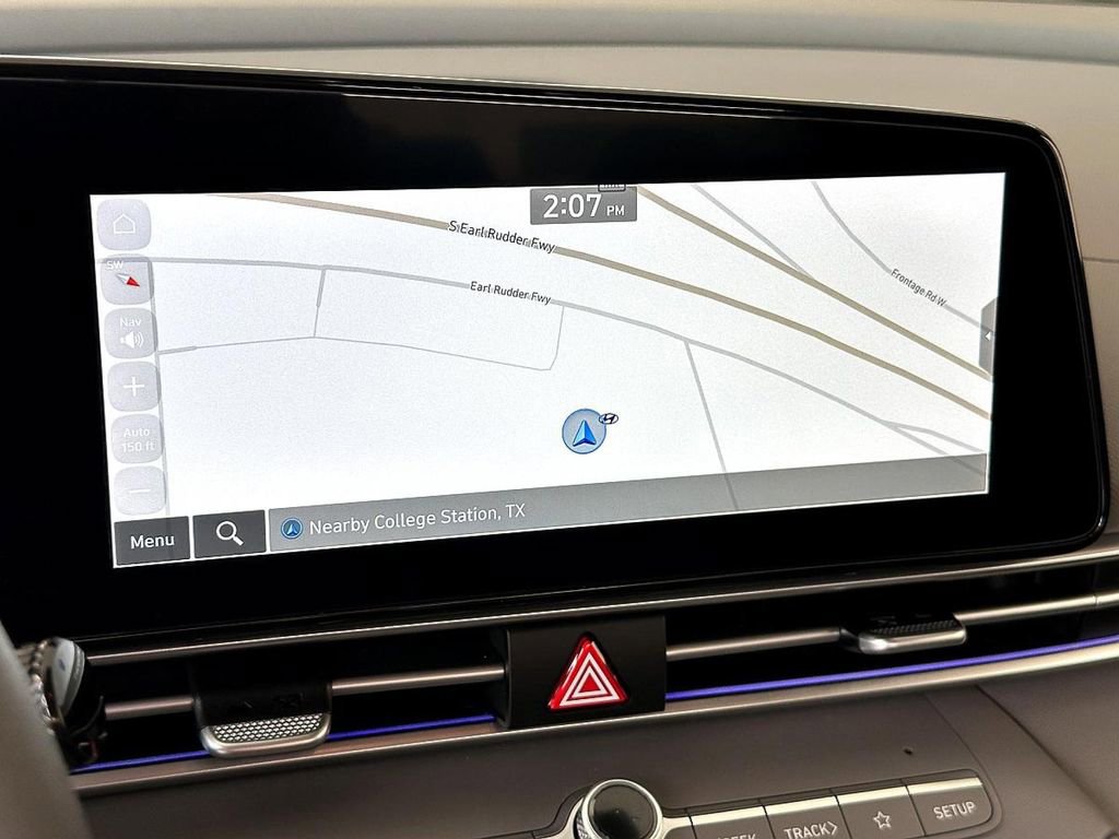 Used 2024 Hyundai Elantra SEL image 19