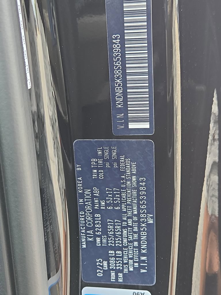 Certified 2025 Kia Carnival FWD image 15