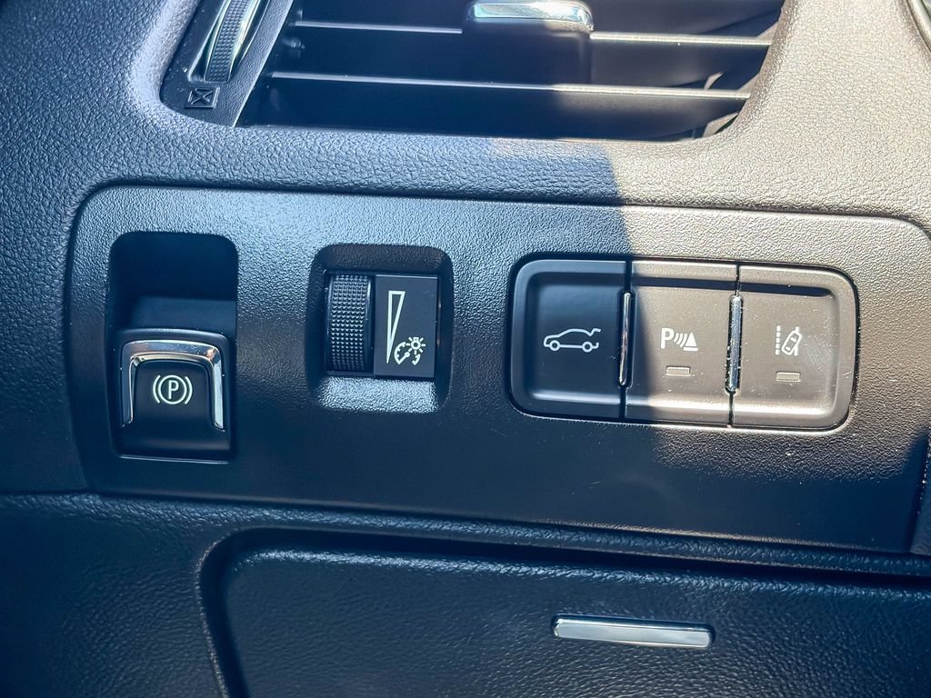 Used 2017 Chevrolet Impala Premier FWD image 50