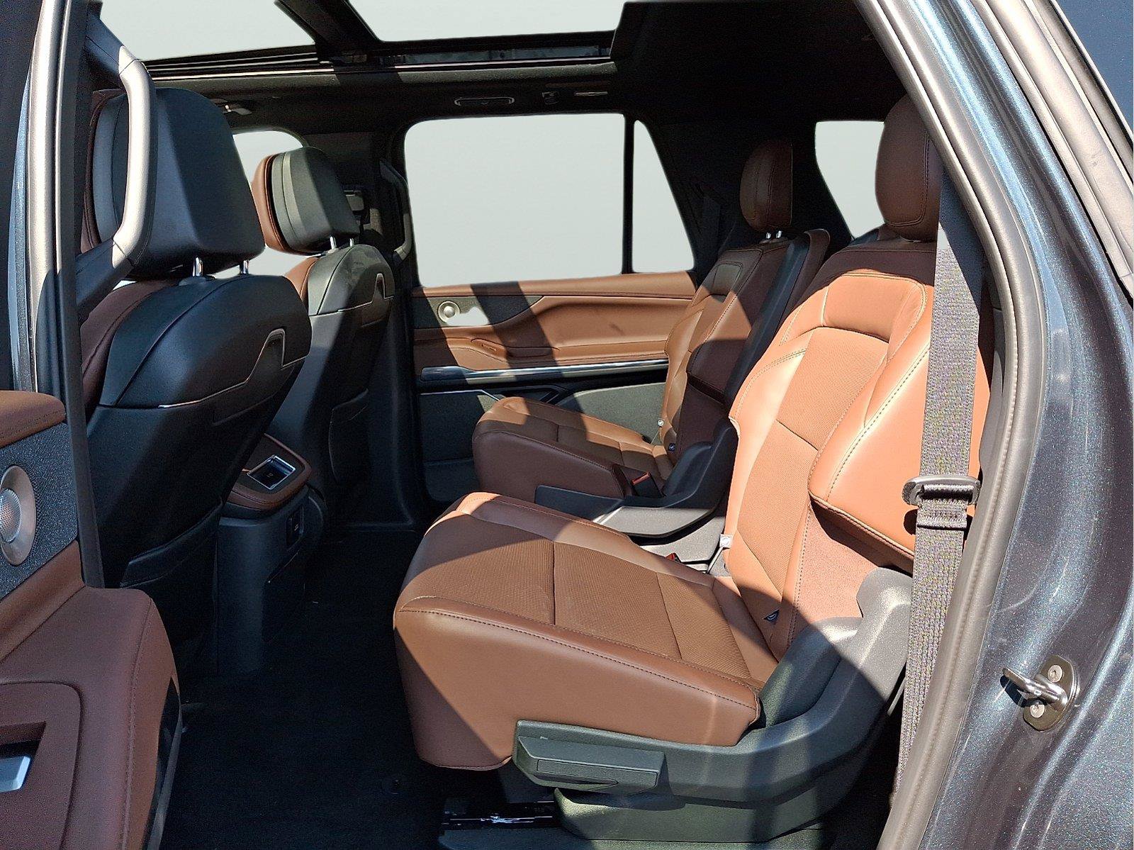 New 2026 Lincoln Navigator L Reserve AWD/4WD image 6