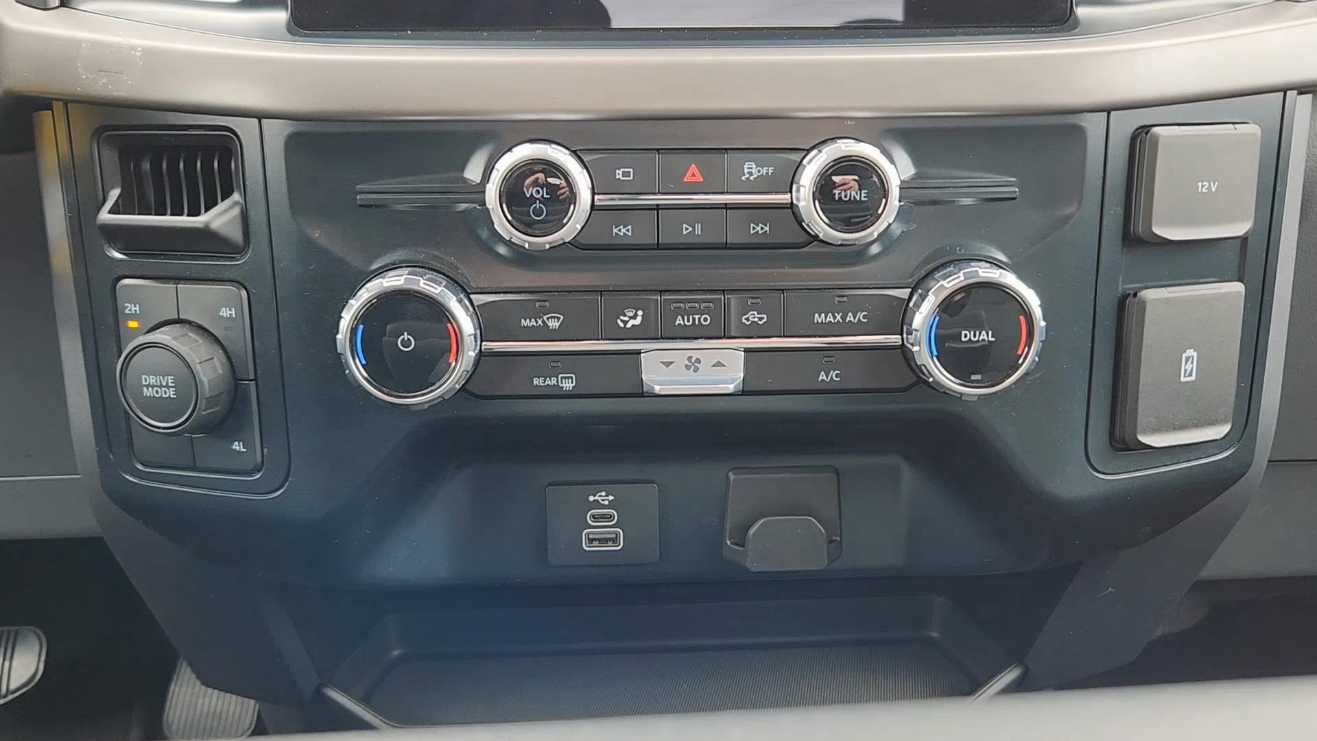 Certified 2025 Ford F150 XLT w/ Equipment Group 301A Standard AWD/4WD image 15