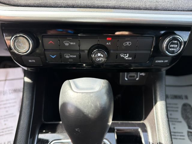 Used 2024 Jeep Compass Latitude AWD/4WD image 21