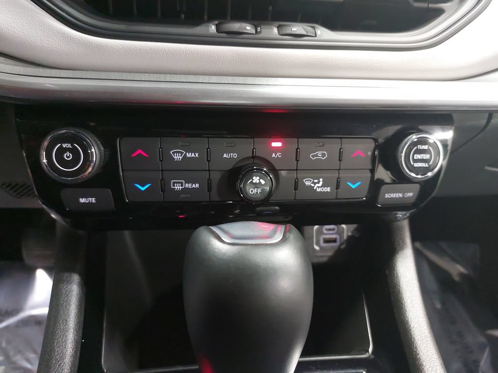 Used 2025 Jeep Compass Limited AWD/4WD image 20