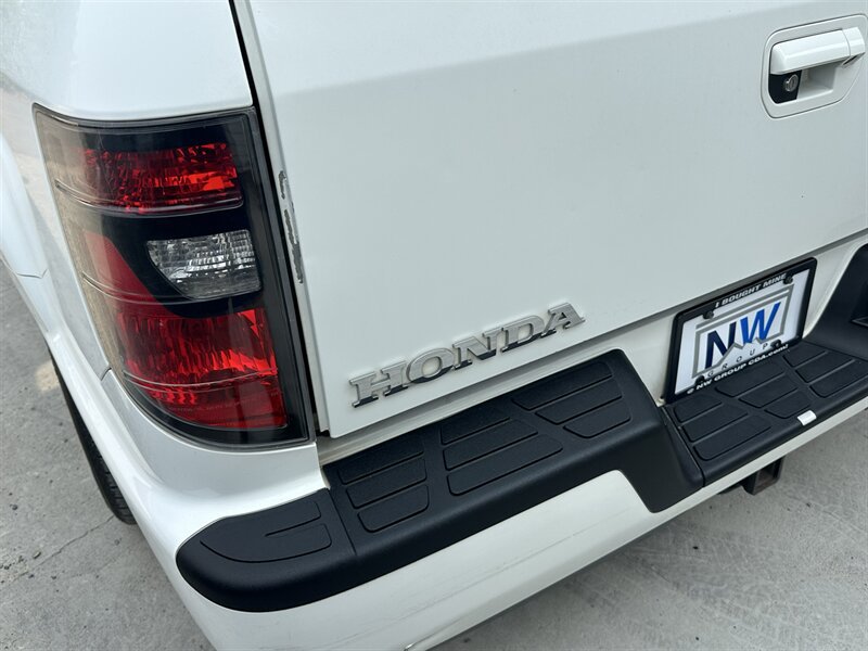 Used 2014 Honda Ridgeline SE image 37
