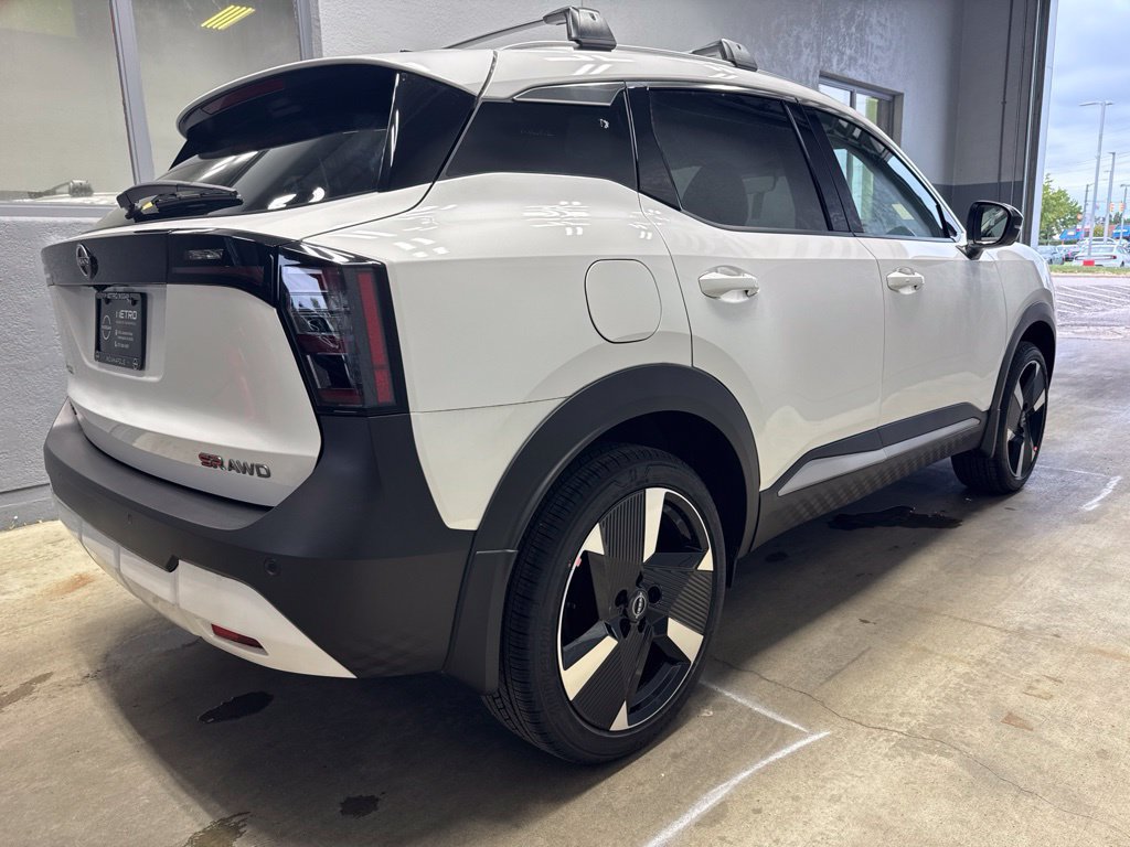 New 2026 Nissan Kicks SR w/ Illumination Package AWD/4WD image 3