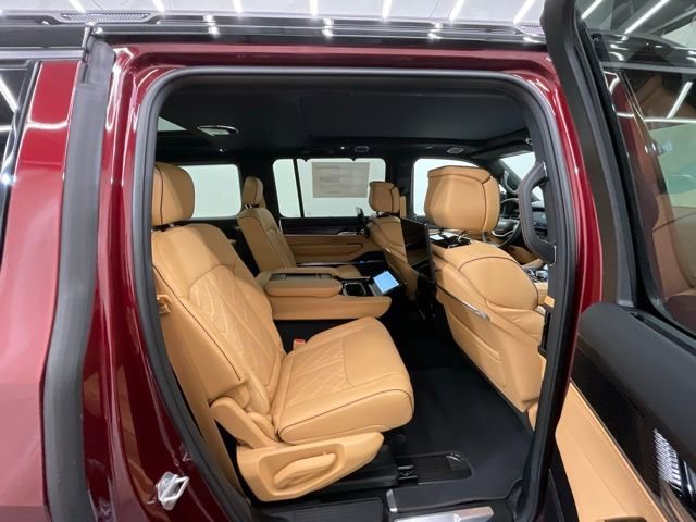 New 2026 Jeep Grand Wagoneer Summit AWD/4WD image 26