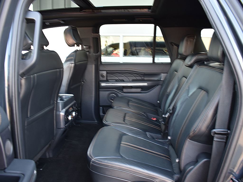Used 2022 Ford Expedition Max Platinum AWD/4WD image 6